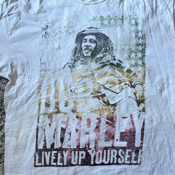 Vintage Bob Marley Lively Up Yourself thrashed t-shirt - Picture 4 of 10